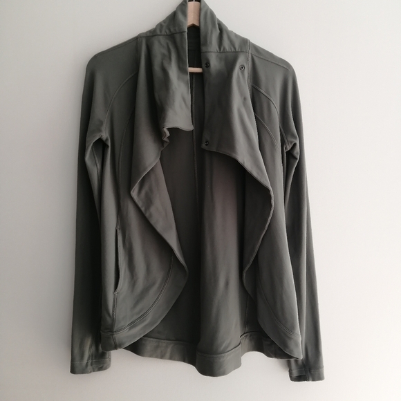 Lululemon Rulu Rally Wrap in Grey Sage 2 - Picture 5 of 16